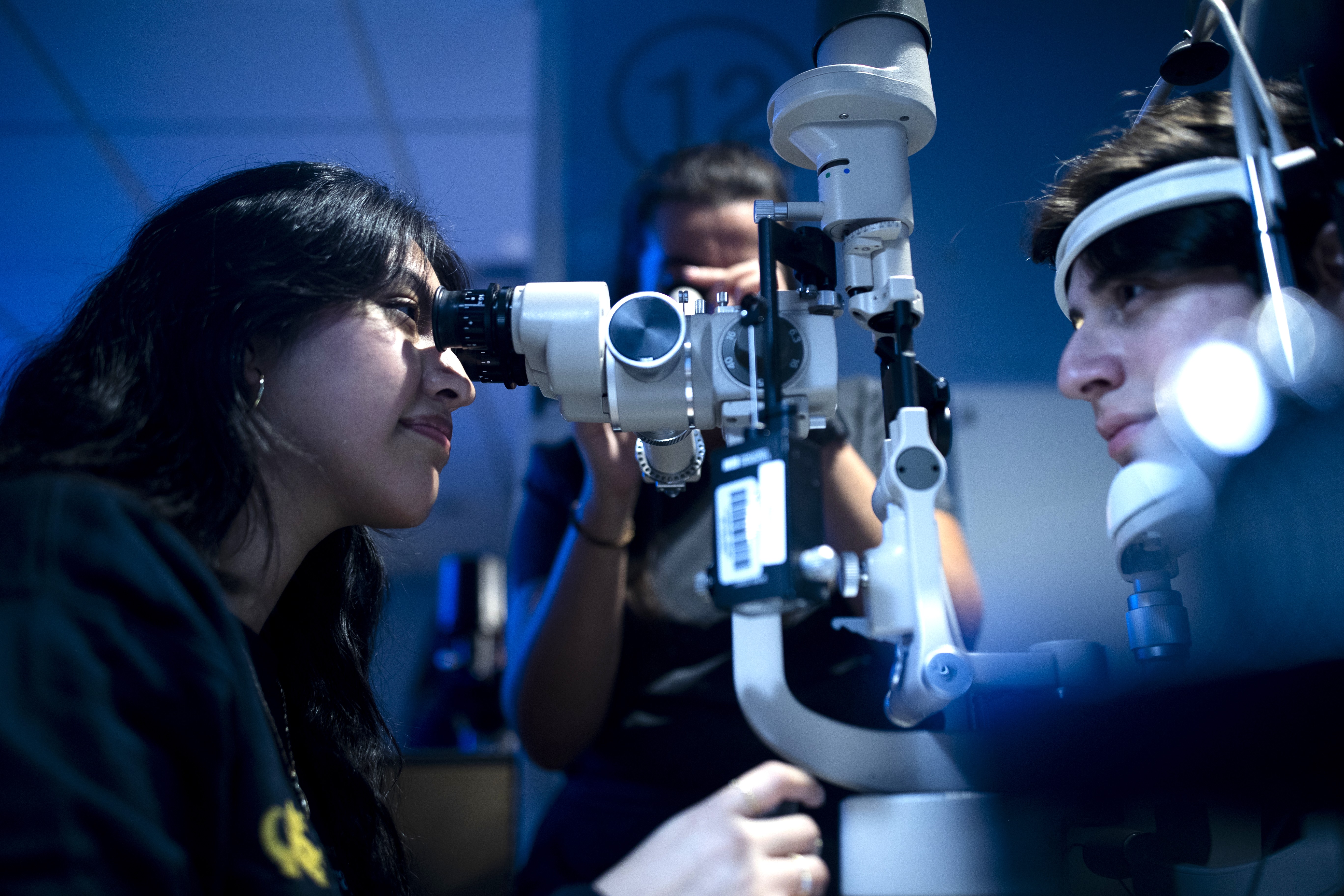 Student in optometry lab pic1