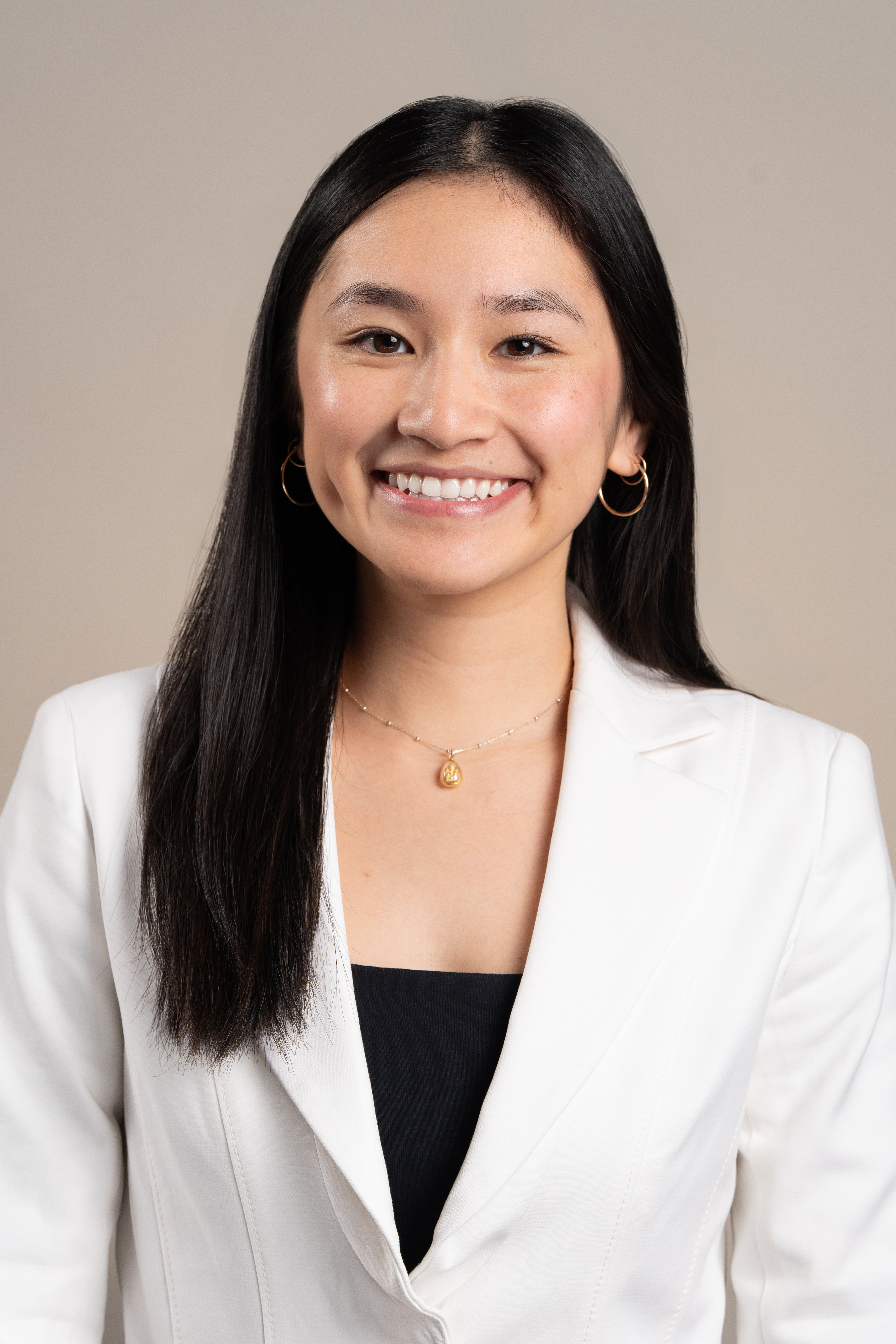 Kirsten Tran headshot pic1
