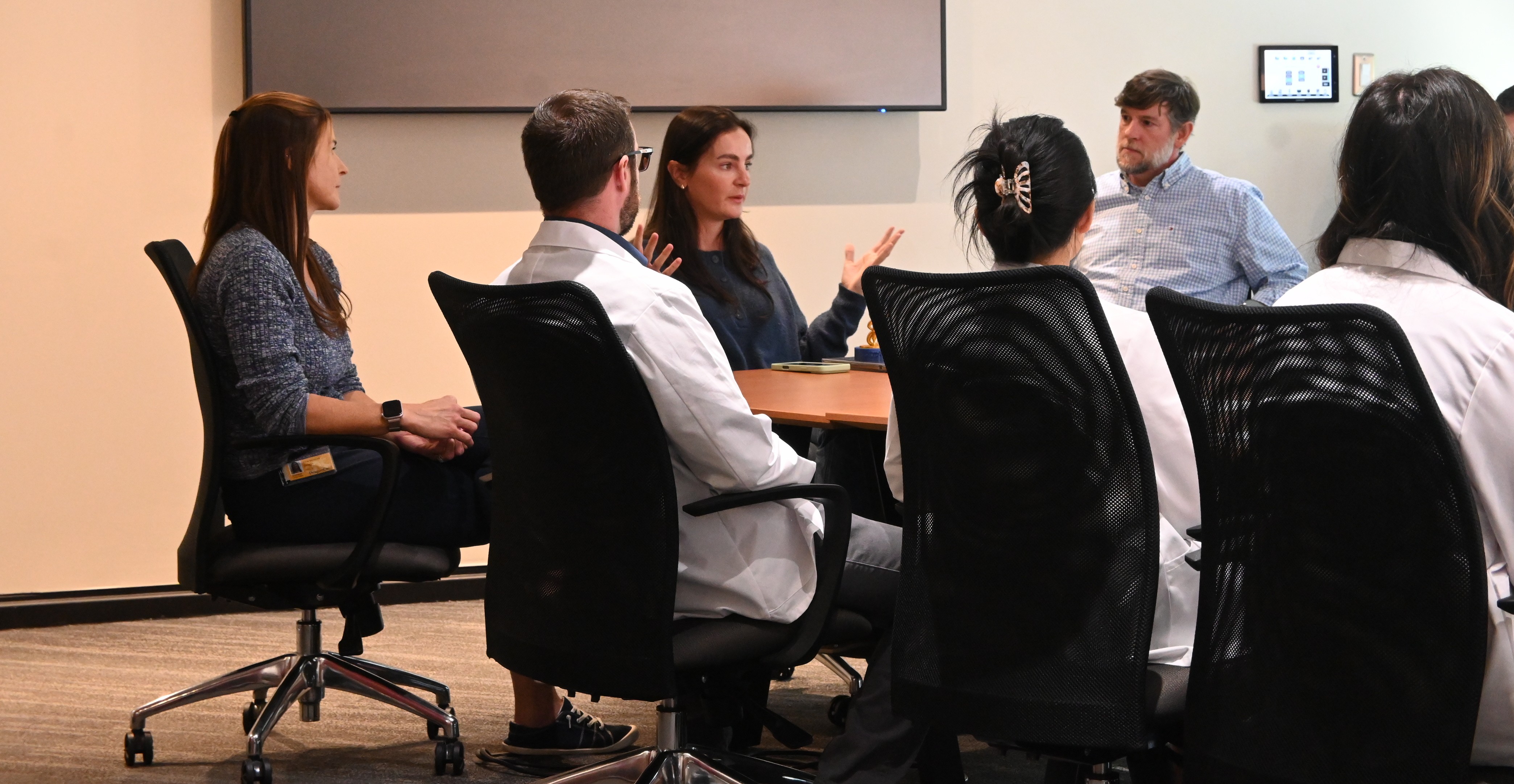 Issy Mugnier speaks to O&P students pic