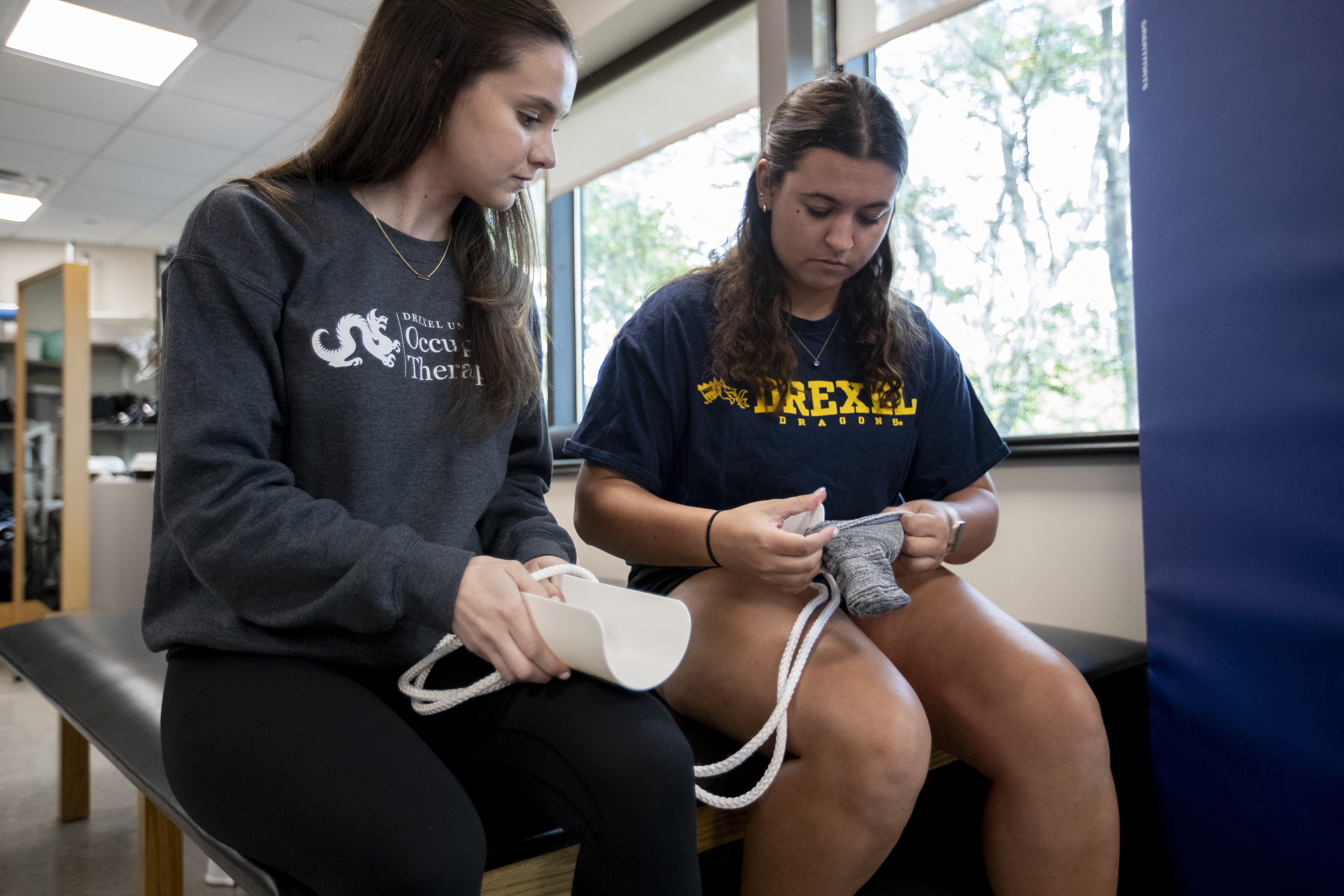OT students consulting with patient pic3