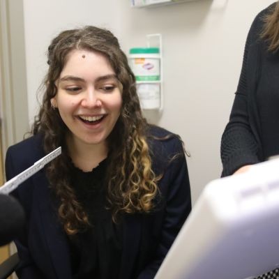 Sophie Wollman in lab thumbpic1