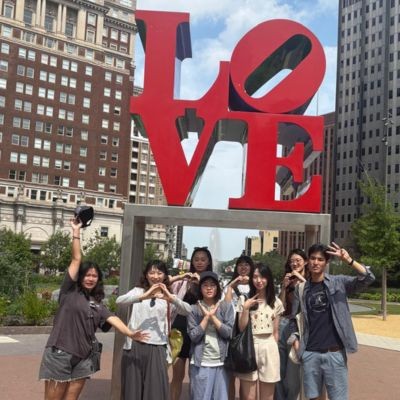 CSMU students at the Love statue thumb1