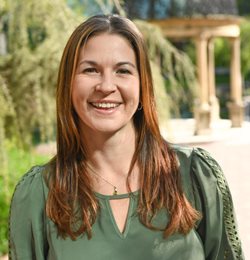 Julie Quinlan headshot