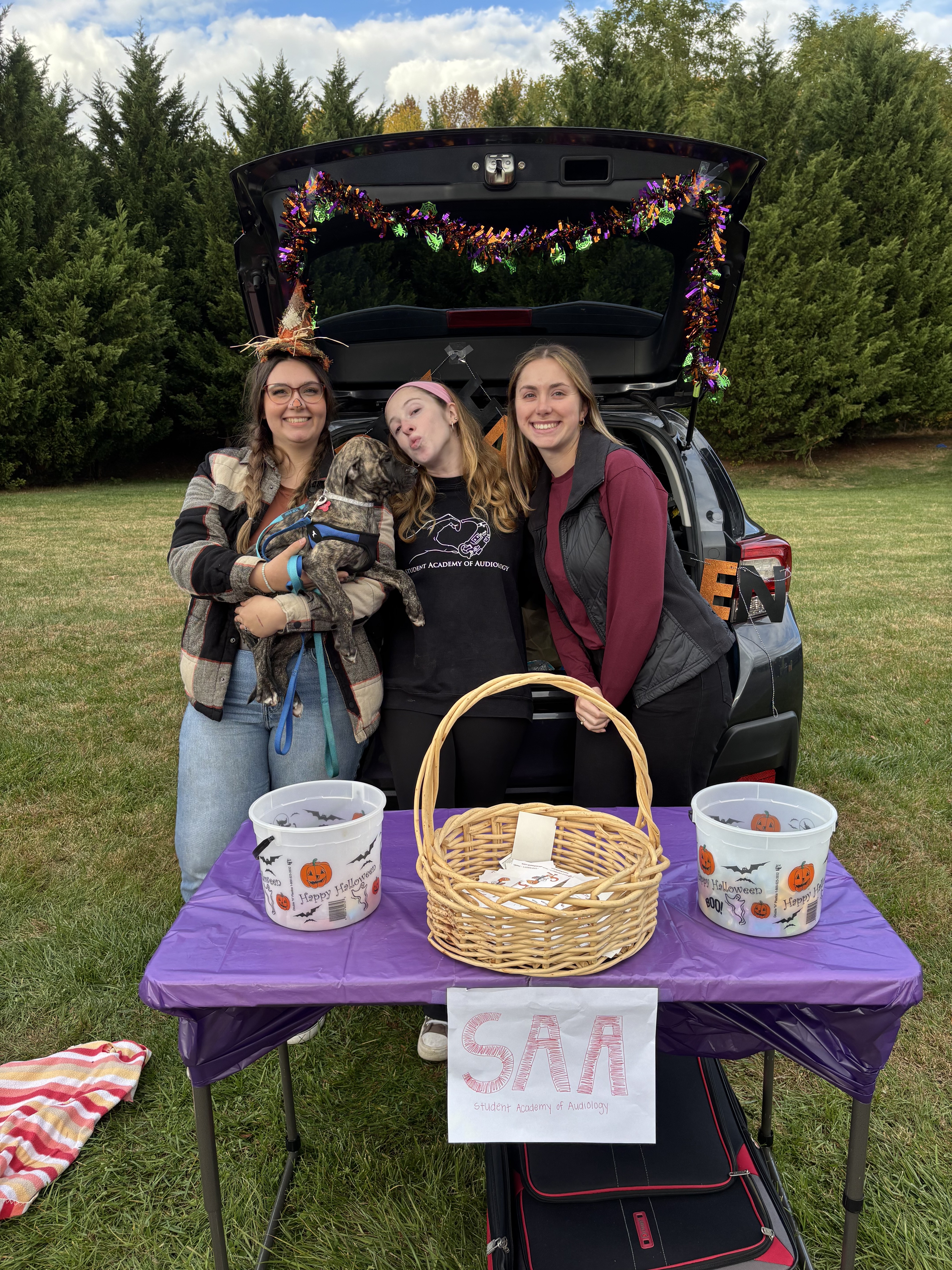 Students and Trunk or Treat event pic1