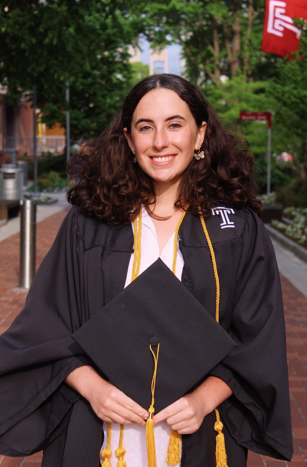 Ava Deichman headshot pic1