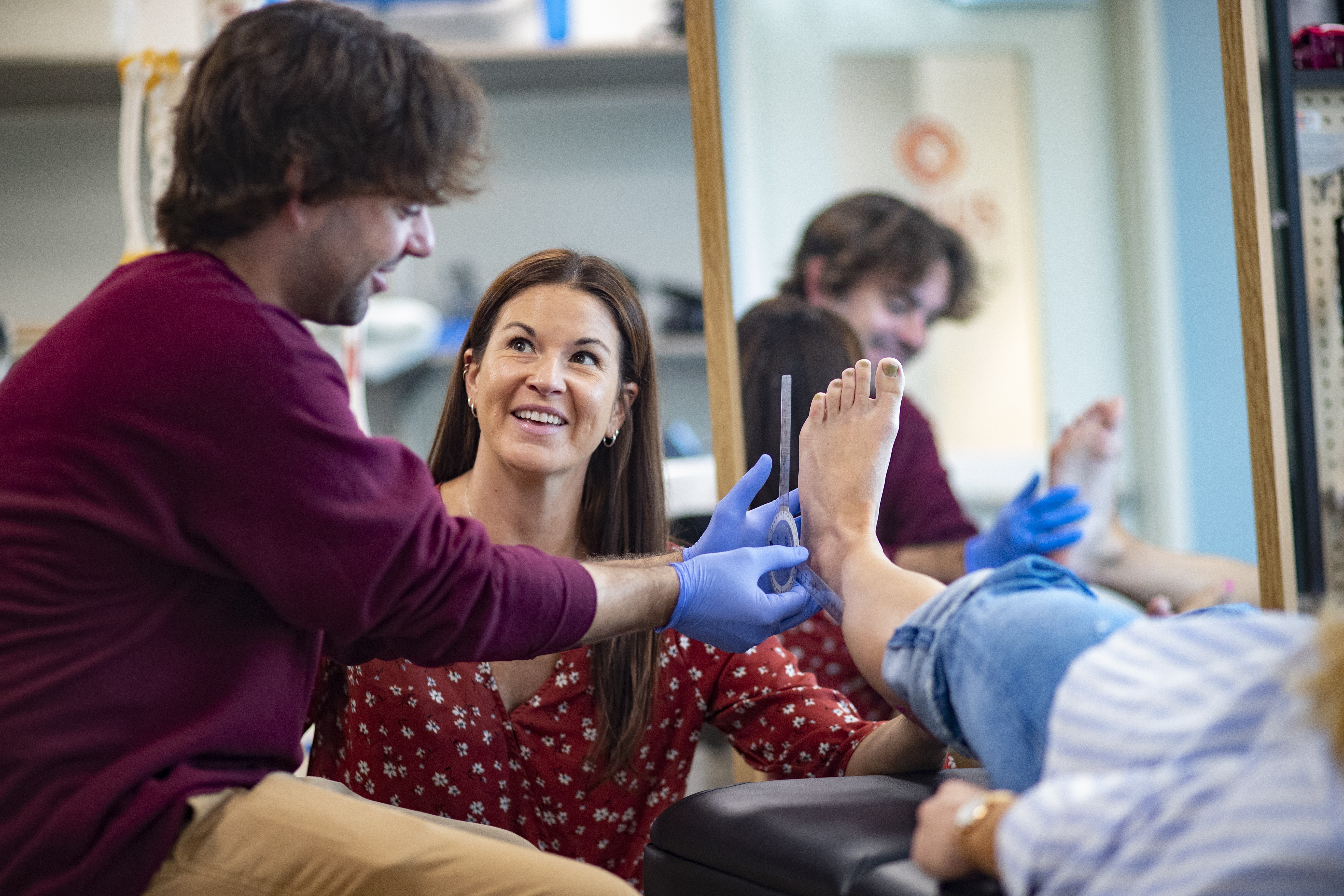 Julie Quinlan in O&P lab with student