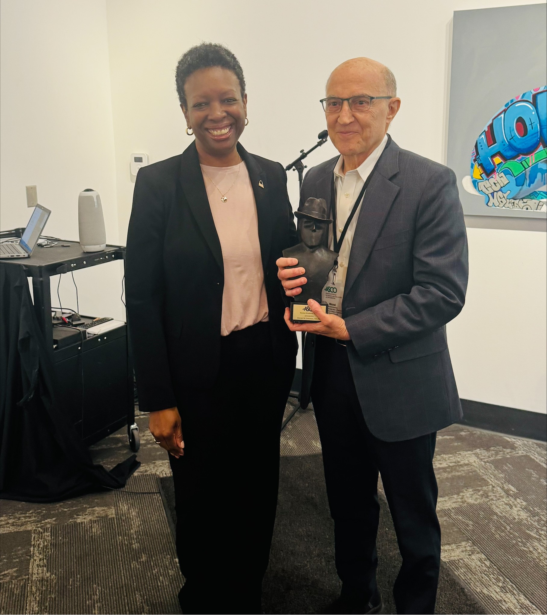 Mitch Scheiman receives award