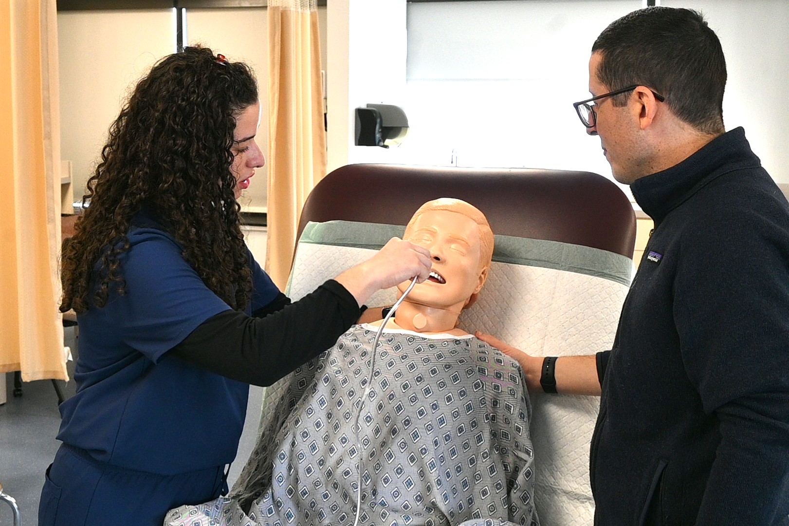 PA students practice intubating a dummy pic2