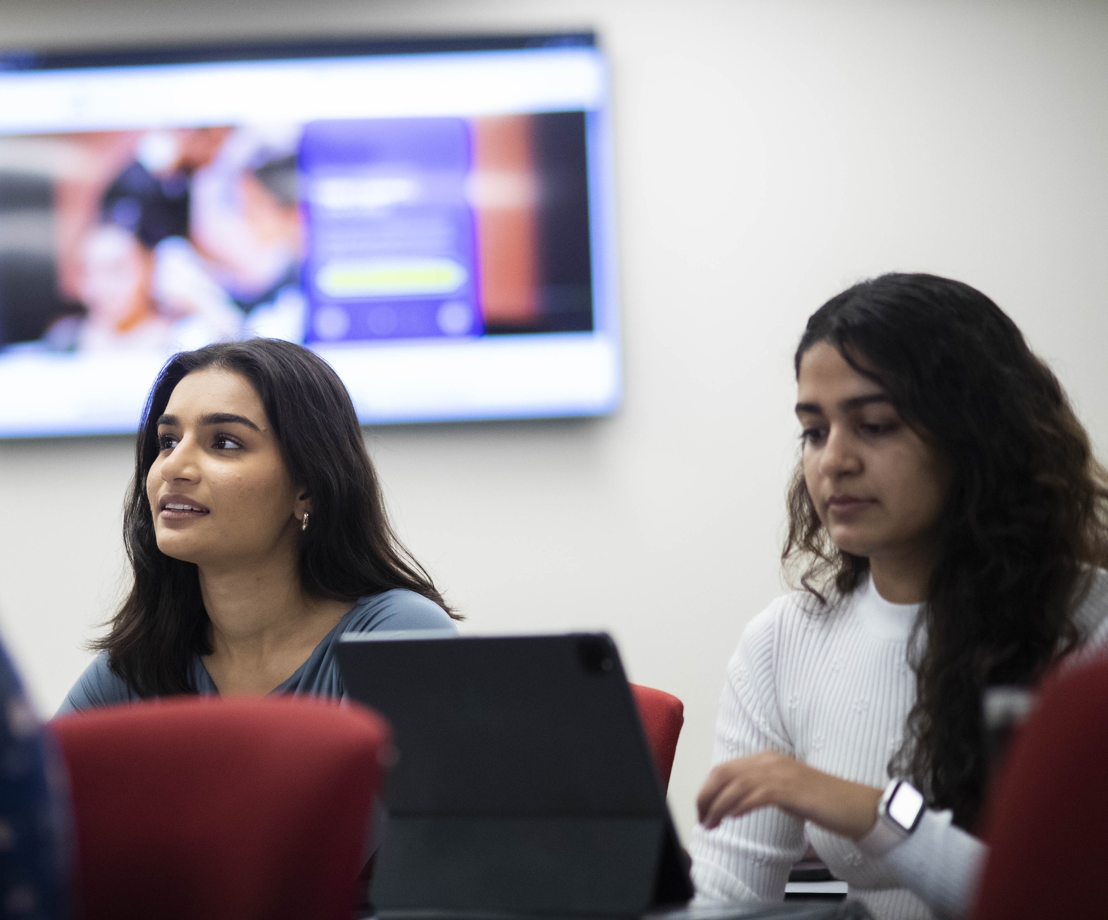 Students studying in the classroom pic2