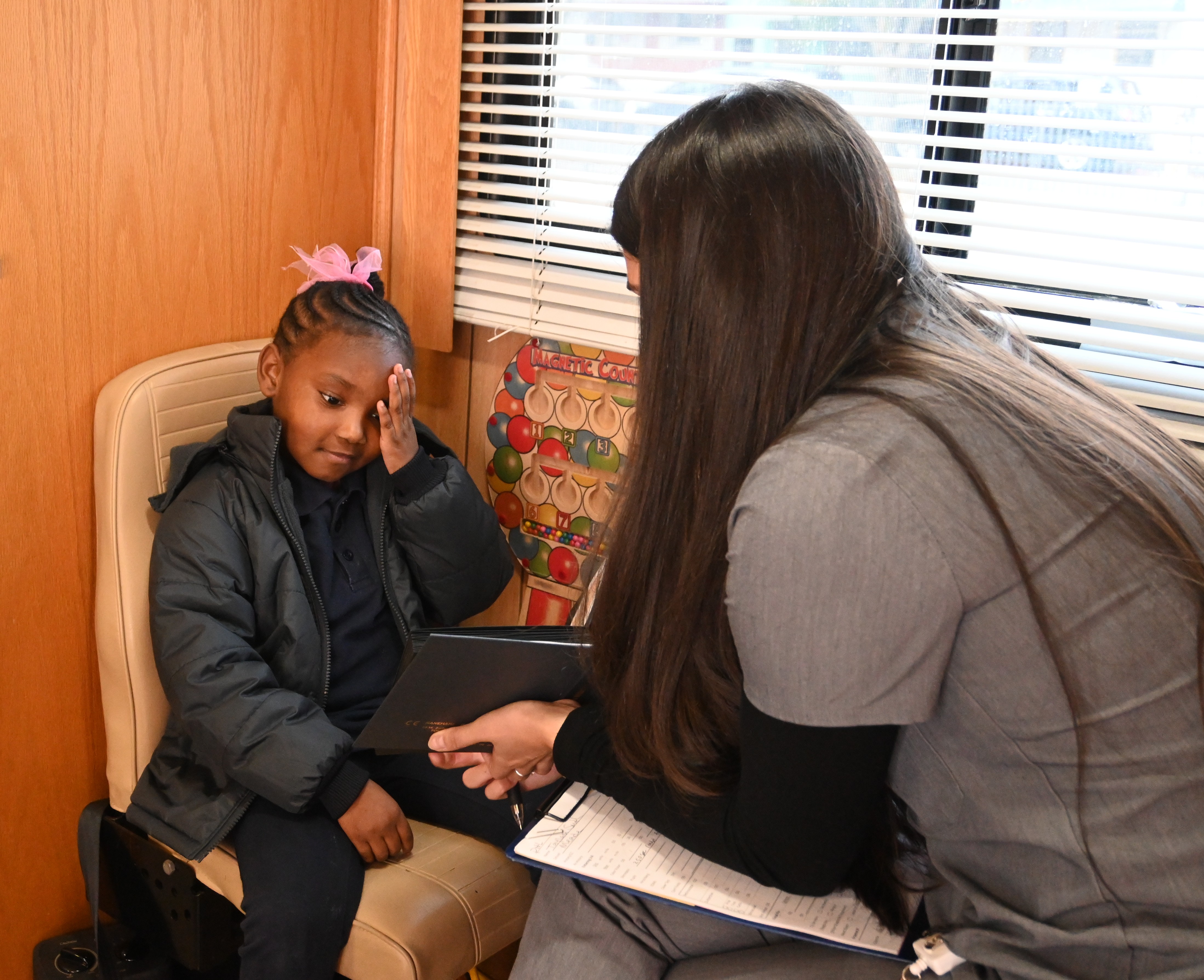 School kid screened on the bus pic1