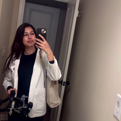 selfie of Heena in the mirror