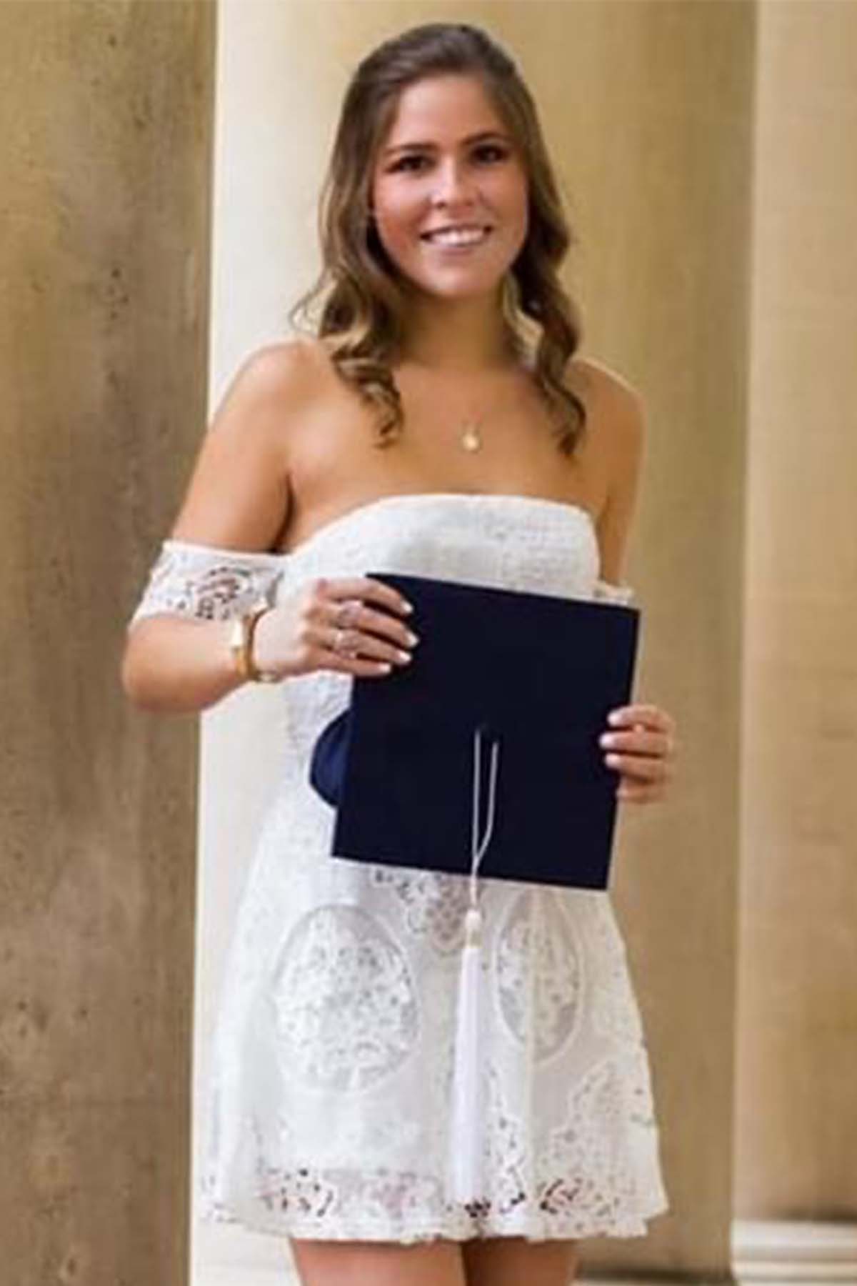 Maura Waldner undergrad graduation photos